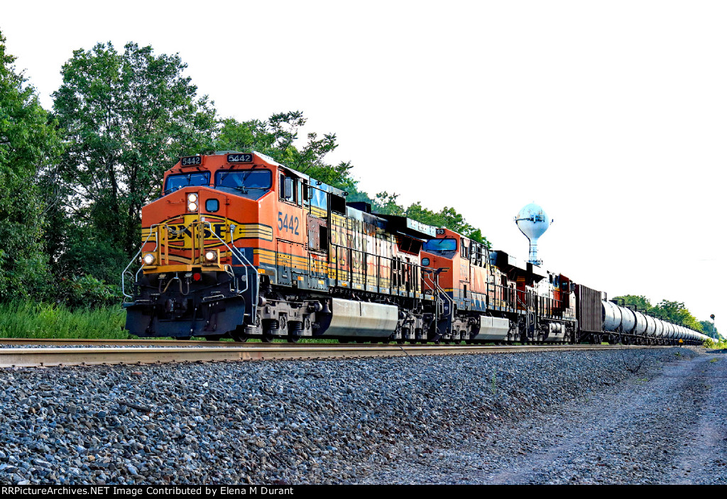 BNSF 5442 on B-120